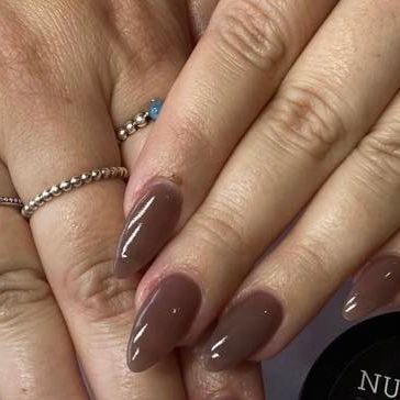 NuGenesis Nails on Instagram: "E01 Twiggy dip powder is a perfect choice for October, embodying the cozy and earthy essence of fall. We love this nail set by @beautyplacebyanh ✨ 

There are various NuGenesis brown shades to consider, from rich chocolate to warm caramel, each offering a versatile and elegant look 💅🏻 

Visit us at www.nugenesisnails.com to learn more! 

#nugenesis #nugenesisnails #dippowder #dipnails #dippowdernails #autumnnails #nailsalon #nailtech" Dip Powder Nails, Brown Shades, Dip Powder, Nail Tech, Nail Salon, Dip, Caramel, Essence, Shades