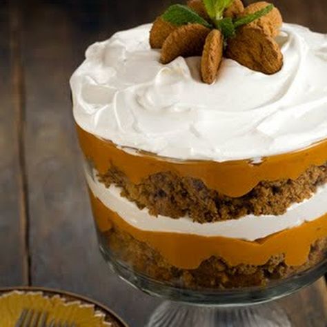 Gingerbread Trifle, Pumpkin Trifle, Pumpkin Gingerbread, Trifle Recipes, Dessert Parfait, Paula Deen Recipes, Night Recipes, Trifle Desserts, Trifle Recipe