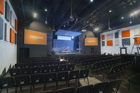 Worship Space Design, Sanctuary Room, Youth Group Rooms, Church Building Design, Design Stage, Church Interior Design, Modern Church, Conference Hall, Youth Center