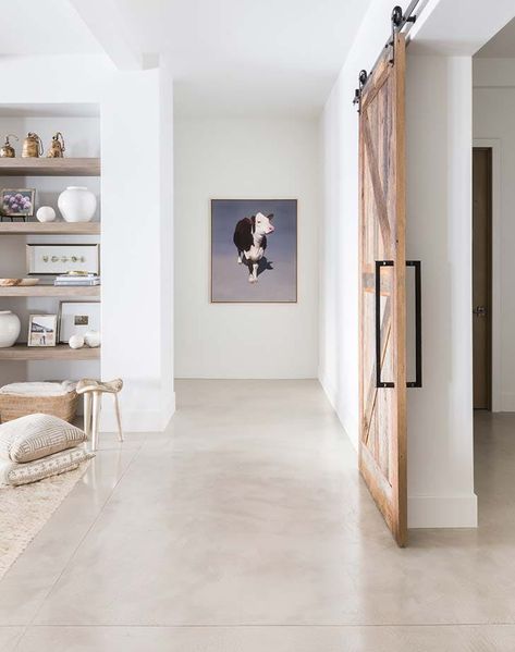 concrete hallway modern Concrete Floors Living Room, Concrete Floors In House, Concrete Flooring, Concrete Stained Floors, Flooring Trends, Basement Bedrooms, Basement Flooring, Stained Concrete, Boho Interior