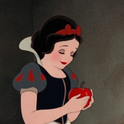 Snow White Aesthetic Cartoon, Hair Band Aesthetic, Snow White Pfp, Red Characters Cartoon, Snow White Icon, Disney Princess Icon, Snow White Aesthetic, Apple Character, Snow White Wallpaper