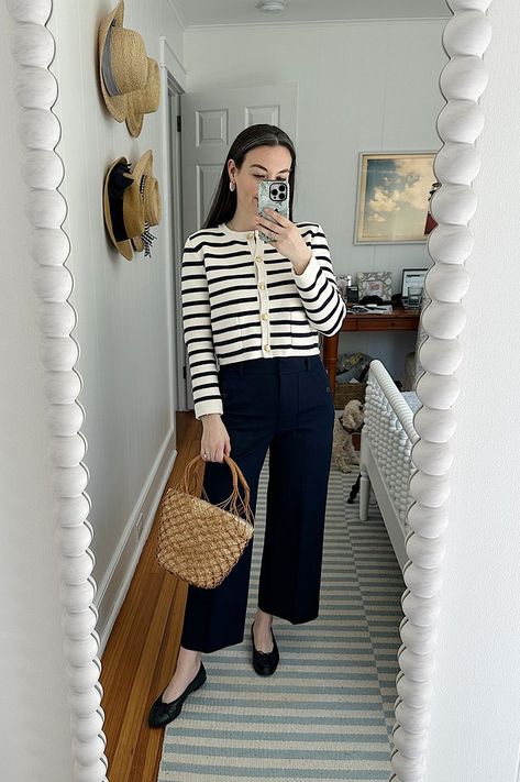 Stripe Cardigan Outfit, Striped Blazer Outfit, Striped Sweater Outfit, Week Of Outfits, Mode Zara, Denim Jacket Outfit, Cute Office, Blazer Outfit, Business Casual Outfits For Work