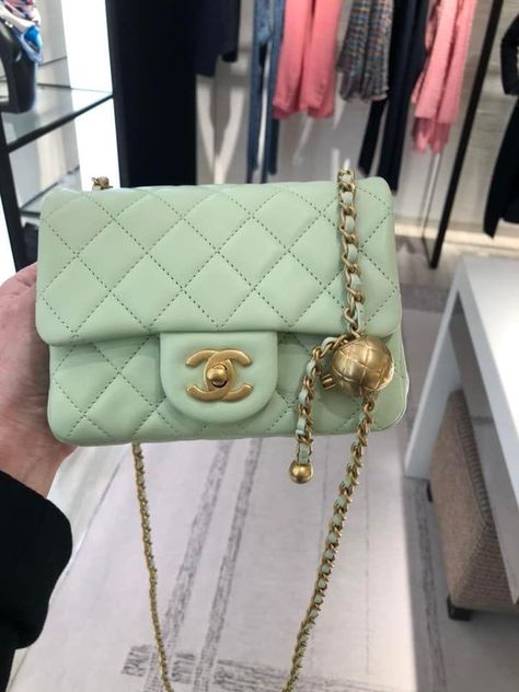 via fb user Chanel Pearl Crush, Chanel Pearl, Chanel Pearls, Chanel Classic, Chanel, Shoulder Bag, My Style, Quick Saves, Tela