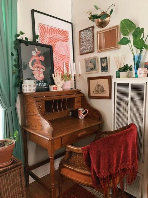 Balcon Mic, Bachelor Apartments, Deco Studio, Casa Vintage, Room Deco, In The Corner, Decoration Inspiration, Brown Nails, Apartment Inspiration