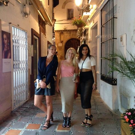 The style Traveller Bonnie Marbella Marbella Outfits, Puerto Banus, Ocean Club, Marbella Spain, New Photos, Marbella, Style Guide, World's Best, Travel Blogger