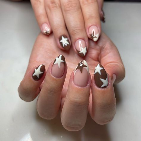 Shannon Petermann (@artbetweenthelines) • Instagram photos and videos Aesthetic Acrylic Nails Short Almond, Star Nails Acrylic Short, Matte Star Nails, Stars Nail Art Designs, French Tip Nails Unique, Brown Star Nails, Star Themed Nails, Sparkle Nail Ideas, Cute Star Nails