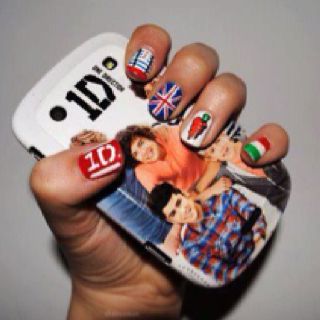 Need these! Louis Tomlinson Nails Designs, Louis Tomlinson Nails, One Direction Nails, One Direction Logo, One Direction Zayn Malik, One Direction Outfits, Hot Hair Colors, One Direction Photos, Iphone 4s Case