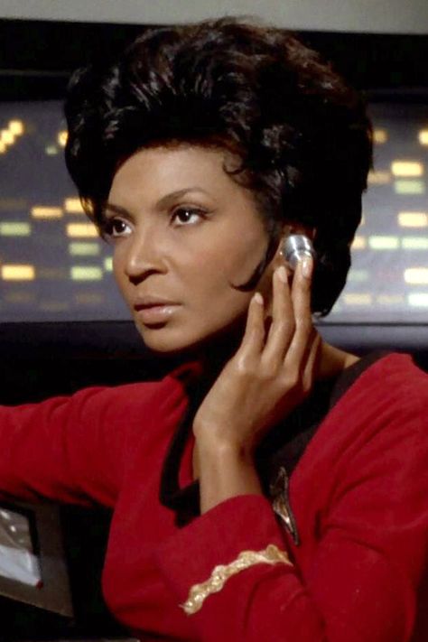 Nichelle Nichols Uhura Costume, Nyota Uhura, The Jazz Singer, History Of Hip Hop, Victorian Photography, Happy Birthday Today, Nichelle Nichols, Star Trek The Original Series, Hollywood Scenes