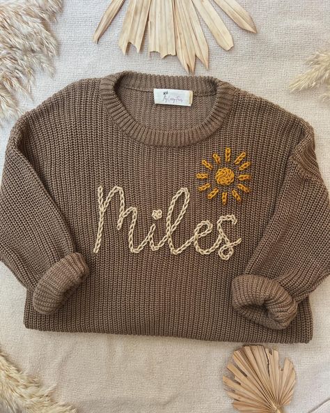 🔆 Miles 🔆 Another cute little boy sweater 🥰 I really love this colour combination!! Get your orders in now :) Just DM me. Worldwide shipping 🫶🏼 Little Boy Embroidery Ideas, Boy Embroidered Sweater, Boys Embroidered Sweater, Baby Embroidery Ideas Boys, Boy Embroidery Ideas, Boys Embroidery Designs, Baby Embroidery Ideas, Embroidery For Boys, Embroidery Sweater Diy