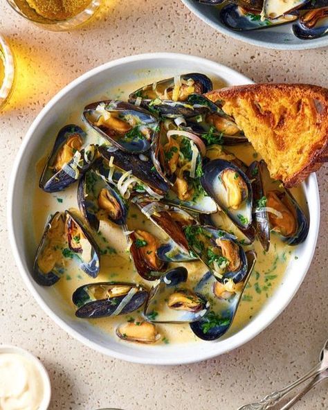 Mussels Mariniere, Sailor Fashion, Serious Eats, Easy Meals, Cooking Recipes, Turn Ons, Photography, On Instagram, Instagram