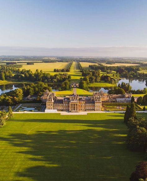 Consuelo Vanderbilt, English Houses, Uk Trip, English Manor Houses, Royal Palaces, Blenheim Palace, Cathedral Architecture, The Close, Countryside House