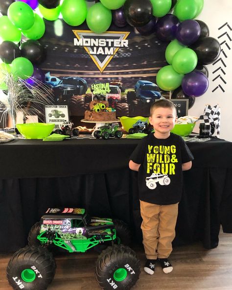 Monster Jam Decorations, Gravedigger Birthday Party, Monster Jam Birthday Party Ideas Cake, Monster Jam Birthday Decorations, Monster Truck Birthday Decor, Grave Digger Birthday Cake, Monster Truck Birthday Party Decorations, Grave Digger Birthday Party, Monster Jam Party Decorations