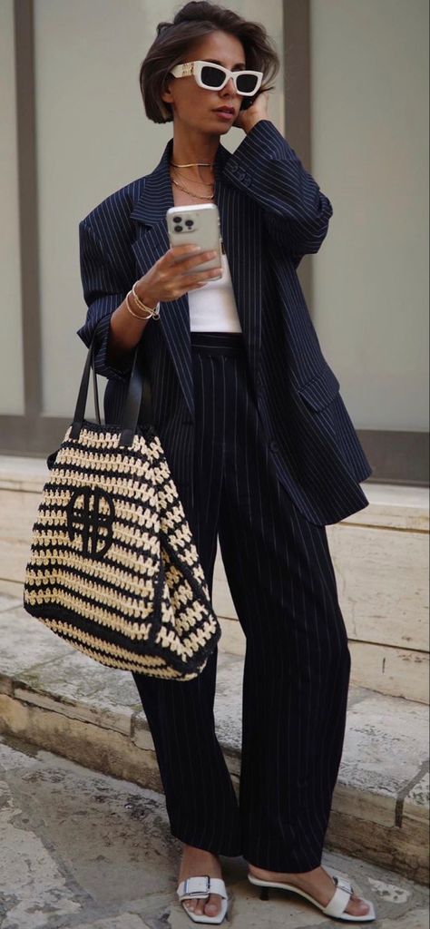 Envy Clothing, Street Style Bags, Black White Outfit, Blazer Outfit, Yes Or No, Instagram Outfits, Autumn Street Style, Tomboy Fashion, Puglia