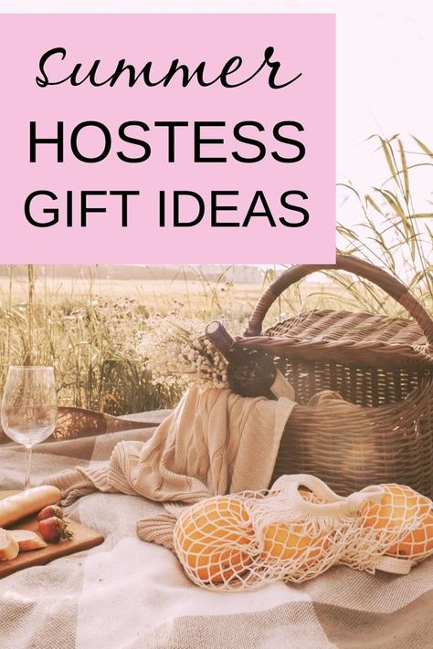 summer hostess gifts. Picnic set up in a field. Clever Hostess Gifts, Hostess Gifts Thank You, Pool Party Hostess Gift Ideas, Gifts For Hostess Thank You, Summer Hostess Gift Ideas, Dinner Hostess Gift Ideas, Simple Hostess Gifts, Hostess Gift Ideas House Guests, Summer Hostess Gift