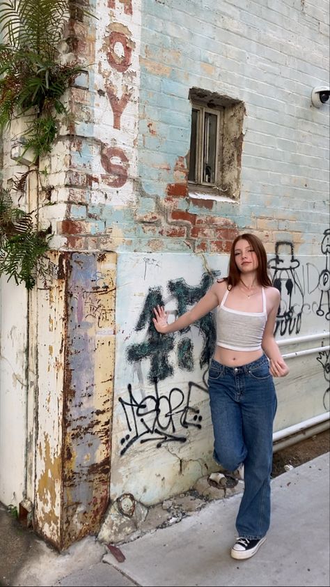 Graffiti Alley Photoshoot, Brick Wall Poses Photo Shoot, Brick Photoshoot, Brick Wall Photoshoot Ideas, Shark Photoshoot, Alleyway Photoshoot, Brick Wall Photoshoot, Graffiti Photoshoot Ideas, Warehouse Photoshoot