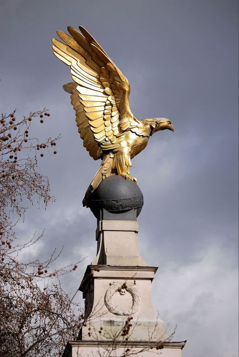 Hawk Sculpture, Metal Study, Eagle Sculpture, Eagle Statue, Glory To God, Free Energy Generator, Energy Generator, London Tours, Golden Eagle