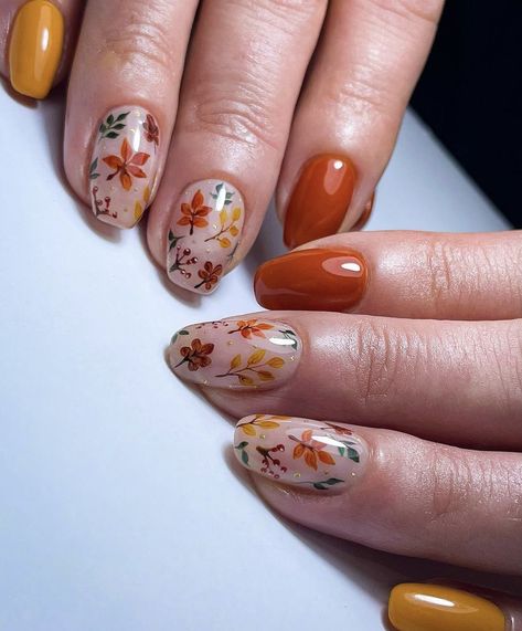 Nail Art Animals, Autumn Manicure, Fall Leaves Nail Art, Kutek Disney, Thanksgiving Nail Art, Trendy Nail Art Designs, Smink Inspiration, Seasonal Nails, Makijaż Smokey Eye