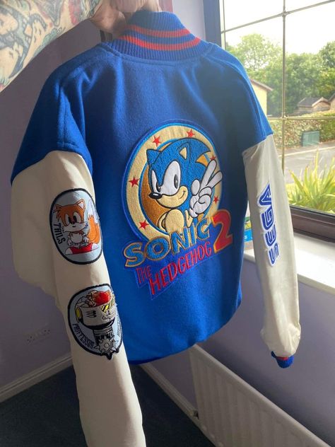 Sonic Merch Aesthetic, Sonic Aesthetic Outfits, Sonic The Hedgehog Clothes, Sonic The Hedgehog Outfit, Shadow The Hedgehog Inspired Outfit, Sonic Outfit Ideas, Sonic Skateboard, Shadow The Hedgehog Outfit, Sonic The Hedgehog Aesthetic