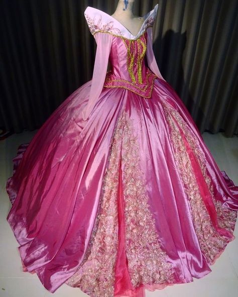 🎀Coming soon🎀 on Instagram: “The Indigo Woman coming soon🎀 | 📸: Unknown” Disney Princess Inspired Dresses, Disney Princess Gowns, Disney Inspired Dresses, Princess Aurora Dress, Sleeping Beauty Dress, Aurora Princess, Sleeping Beauty Costume, Disney Princess Cosplay, Sparkly Fashion