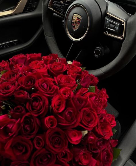 Luxury Flower Bouquets, Boquette Flowers, Nothing But Flowers, Flowers Bouquet Gift, Flower Therapy, Classy Cars, Beautiful Bouquet Of Flowers, Pretty Cars, Luxury Flowers