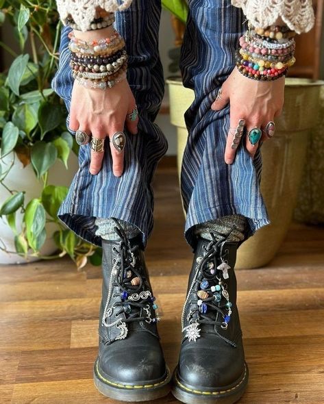 Great Van Fleet Concert Outfit, Colorful Heels Aesthetic, Hippie Accessories Jewellery, Punk Wizard Aesthetic, Modern Wizard Outfit, Hippie Inspo Outfit, Hippy Grunge Aesthetic, Hippie Cowboy Aesthetic, Wizardcore Outfit