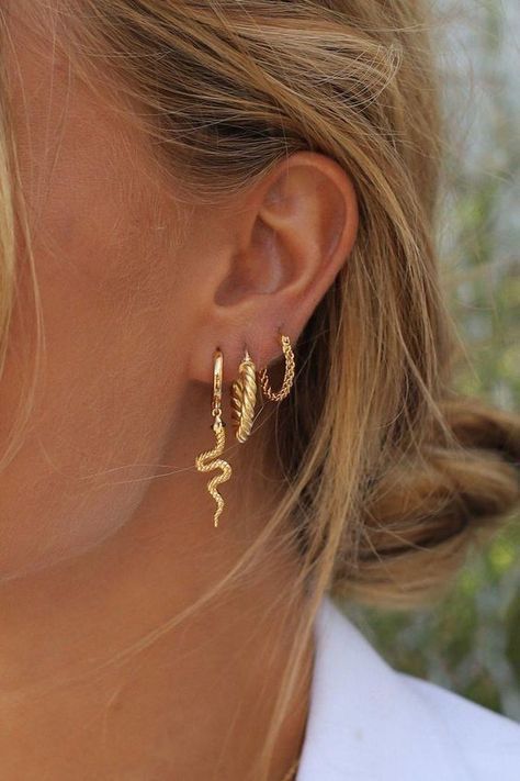 Helix Piercings, Cute Ear Piercings, Earrings Aesthetic, Double Helix, Dope Jewelry, Jewelry Inspo, Pretty Jewellery, Ear Jewelry, Piercing Jewelry