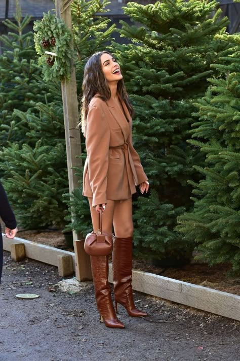 Knee Length Boots Outfit, Brown Knee High Boots Outfit, Leather Boots Outfit, Heels Boots Outfit, Brown Boots Outfit, Fall Boots Outfit, Knee Boots Outfit, Brown Knee High Boots, Skandinavian Fashion