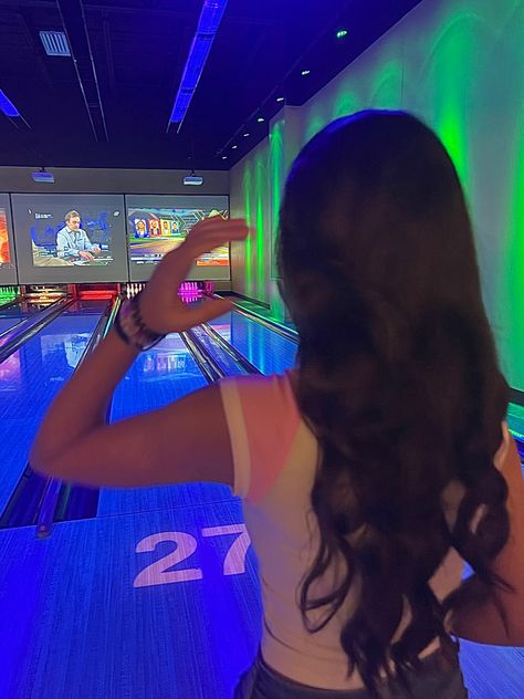 #neon #bowling #photography #aesthetic Bowling Inspo Pics, Bowling Pics Aesthetic, Bowling Photo Ideas, Aesthetic Bowling Pictures, Bowling Pictures Instagram, Boliche Aesthetic, Bowling Story, Bowling Aesthetic Pictures, Bowling Outfit Aesthetic