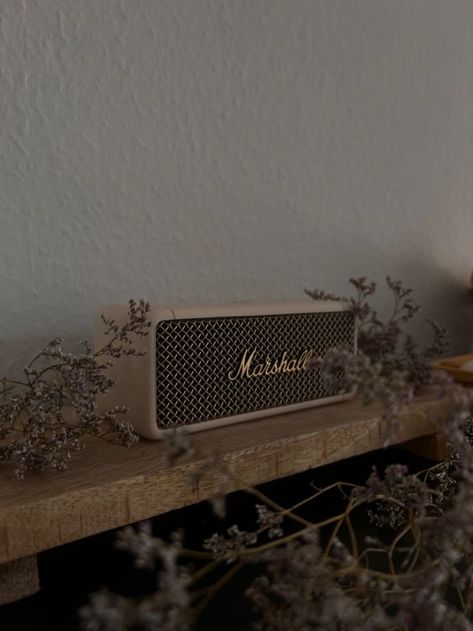 Marshall Speaker Aesthetic, Music Box Aesthetic, Marshall Box, Speaker Aesthetic, Marshall Music, Marshall Emberton, Vintage Aesthetic Retro, Classy Lifestyle, Pinterest Contest