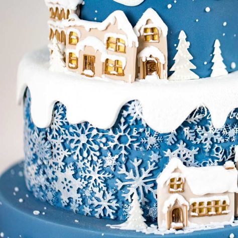 Christmas Village Cake, Christmas Forest Wonderland, Jul Kaka, Christmas Cake Decorating, Forest Wonderland, Winter Wonderland Cake, Xmas Cakes, Snowflake Cake, Wonderland Cake