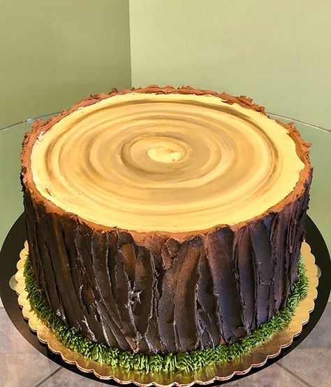 Tree Trunk Cake, Squirrel Cake, Tree Stump Cake, Grass Border, Cake Techniques, B Day Cake, Realistic Cakes, Log Cake, Cake Buttercream