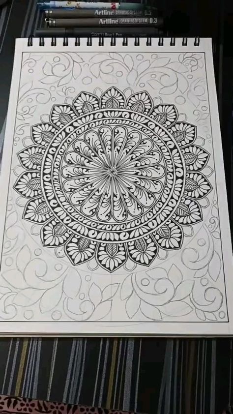 Mandala design Mandala Design Ideas, Butterfly Mandala Design, Circle Mandala Design, Beginner Mandala, Basic Mandala, Henna Mandala Design, Art Mandala Design, Hand Mandala, Colorful Mandala Design