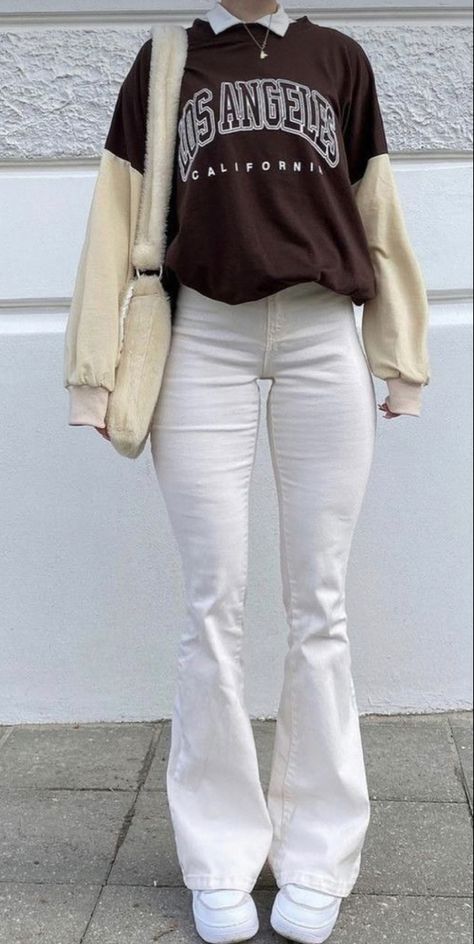 White Bell Bottoms Outfit, Boot Cut Pants Outfit, White Bell Bottoms, High Waisted Bell Bottom Jeans, Bell Bottoms Outfit, Jeans Ripped, Bottom Jeans, Jeans Distressed, Boot Cut Denim