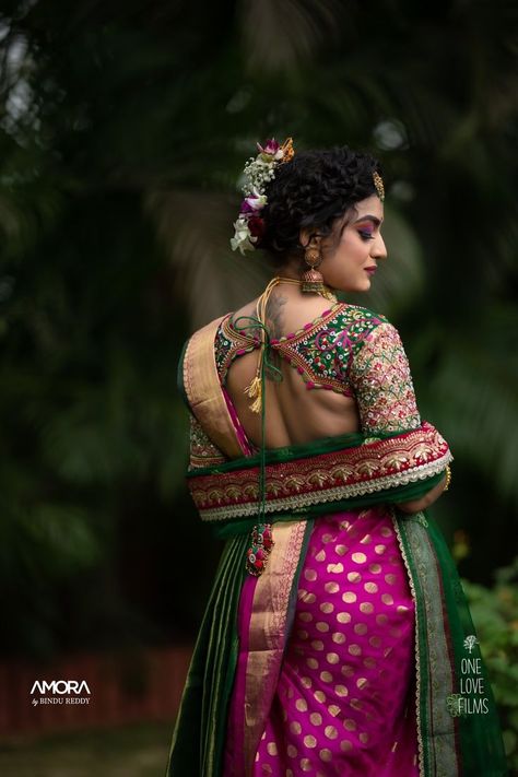 Royal Maharashtrian Bride Look, Maharashtrian Bride Look, Bride Solo Poses, Maharashtrian Bride, Solo Poses, Royal Photography, Nauvari Saree, South Indian Weddings, Wedding Pose