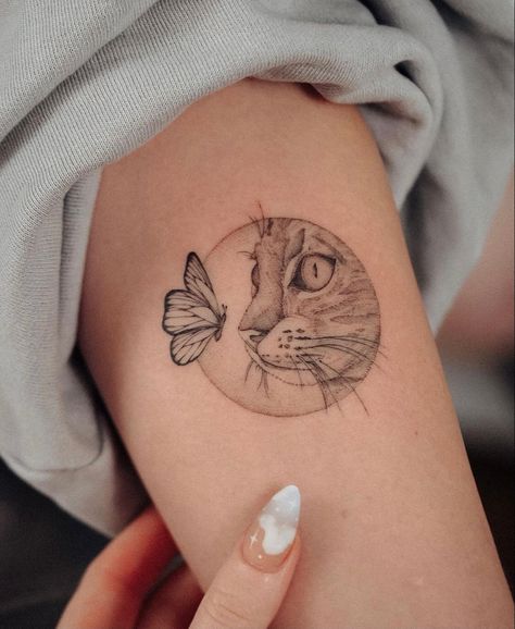 Geometric Cat Tattoo, Our Mindful Life, Cat Tattoo Designs, Small Hand Tattoos, Another Country, Viking Tattoo Design, Back Tattoo Women, Tattoo Feminina, Dainty Tattoos