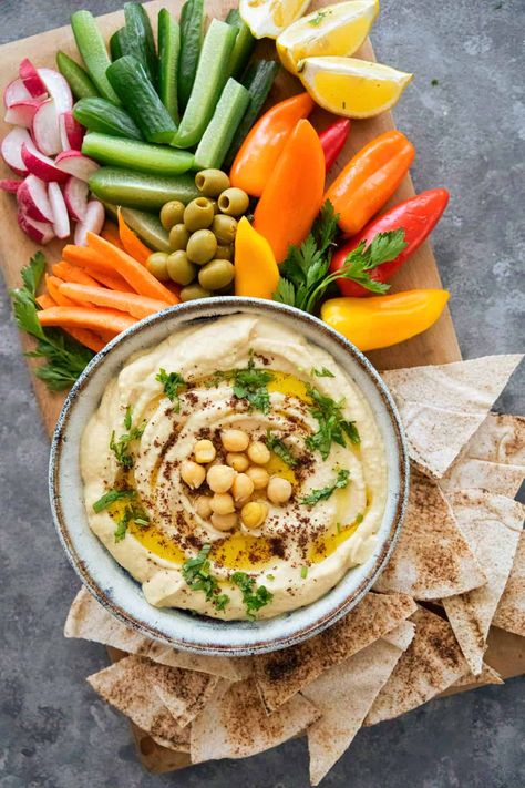 Smooth Hummus, Best Hummus Recipe, Roasted Garlic Hummus, Garlic Hummus, Clean And Delicious, Easy Hummus, Make Hummus, Homemade Hummus, Yummy Pasta Recipes