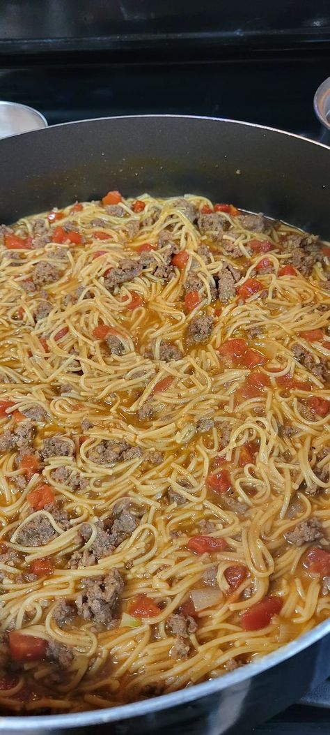 “Mexican Recipes To Learn & Share” | Beef Fideo is what's for dinner | Facebook Fideo Con Picadillo, Fideo Loco Recipe Ground Beef, Fideo Recipe Mexican With Ground Beef, Fideo Recipe Mexican, Fideo Loco Recipe, Fideo Loco, Fideo Recipe, Hamburger And Potatoes, Easy Mexican Casserole