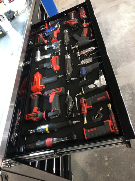 Garage Toolbox Ideas, Toolbox Organization, Milwaukee Tool Box, Tool Chest Organization, Mechanic Tool Box, Box Organization, Auto Mechanics, Garage Organization Tips, Garage Organisation