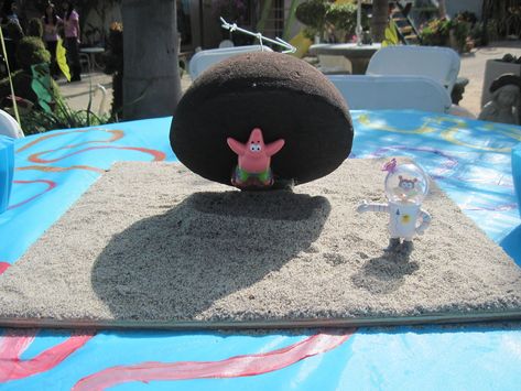 Spongebob Diorama, Patrick House, Avengers Nails, Spongebob Birthday Party Decorations, Bob Sponge, Krusty Krab, Spongebob Birthday Party, Spongebob Party, Rock House