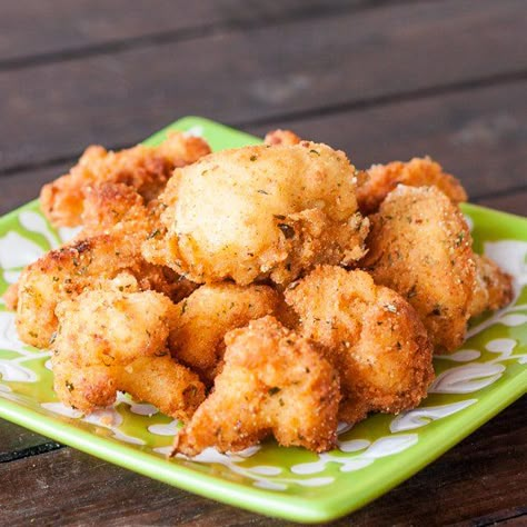 Deep Fried Cauliflower Pieces – probably the tastiest cauliflower you will ever have, perfect snack. Breaded Cauliflower, Deep Fried Cauliflower, Deep Fried Foods, Tasty Cauliflower, Deep Fried Recipes, Fried Veggies, Cauliflower Bread, Fried Recipes, Veggie Fries