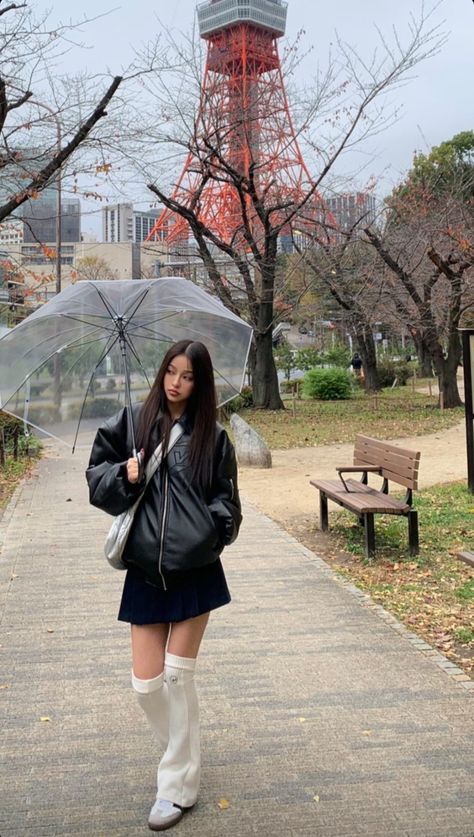 soft aesthetic korean clothes fashion rain umbrella rainy day city skirt jacket boots bag hairstyle cinnamon rolls whip cream hello kitty milk tea strawberry kawaii light pale korea japan pastel asia minimalist artistic photo core ribbon rabbit cozy softcore instagram pretty post date picture love cute ~ i c y r o s e cr to ig owner Cinnamon Roll Jacket, Korean Fashion Rainy Day, Rain Core Aesthetic Outfits, Japan Rainy Day Outfit, Rainy Day Outfit Korean, Korean Rainy Day Outfit, Korea Autumn Fashion, Aesthetic Rainy Day Outfit, Rain Boots Aesthetic