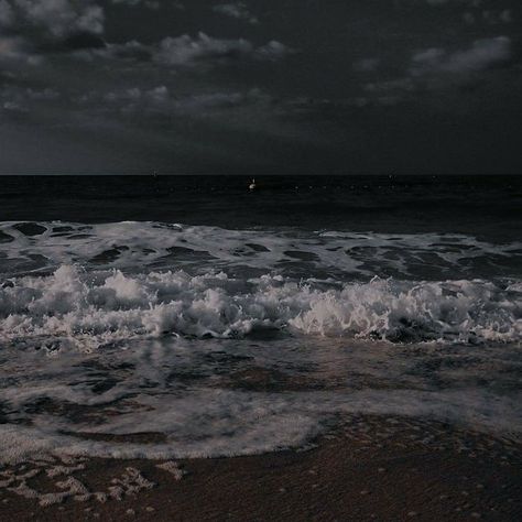 1366x768 Wallpaper, 1366x768 Wallpaper Hd, Dark Beach, Beach At Night, Beach Night, Art Ancien, Her Eyes, Night Aesthetic, Beach Aesthetic