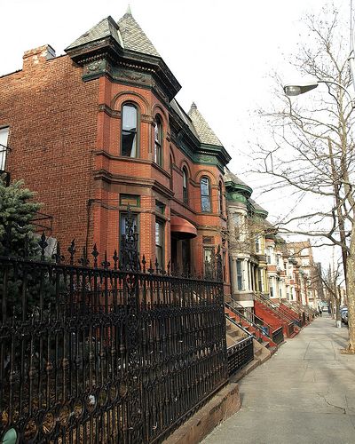 Townhouse Architecture, Nyc Pictures, Bronx Nyc, Vintage Nyc, Bronx New York, City People, I Love Nyc, Travel Notes, Historic District