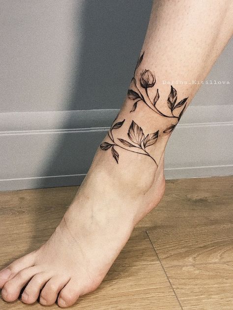 Tattoo Darina Kirillova - tattoo's photo In the style Blackwork, Flowe (265391) #wristtattoos #tattooideas Wrap Around Ankle Tattoos, Thigh Band Tattoo, Leg Band Tattoos, Wrap Around Wrist Tattoos, Wrap Around Tattoo, Flower Thigh Tattoos, Wrap Tattoo, Ankle Tattoos For Women, Anklet Tattoos