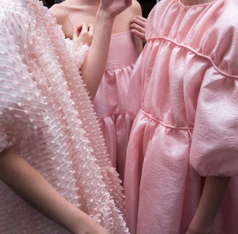 Cecile Bahnsen, Danish Fashion, Cecilie Bahnsen, Pink Quilts, Cool Vintage, Mode Inspiration, Vintage Jeans, Luxury Outfits, Look Fashion