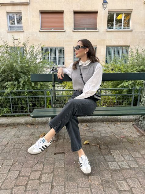 White Tee Shirt Outfit, Eurotrip Outfits, Sneakers Outfit Work, Chic Office Outfit, Samba Outfit, Best Winter Outfits, Fashion Top Outfits, Office Outfits Women, City Outfits