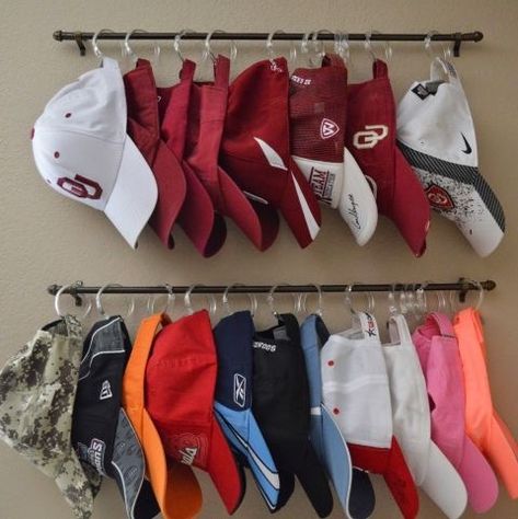 Kids Room Organization Boys, Diy Hat Rack, Master Closet Organization, Closet Diy, Diy Organizer, Closet Hacks, Hanging Hats, Kids Closet Organization, Hat Organization