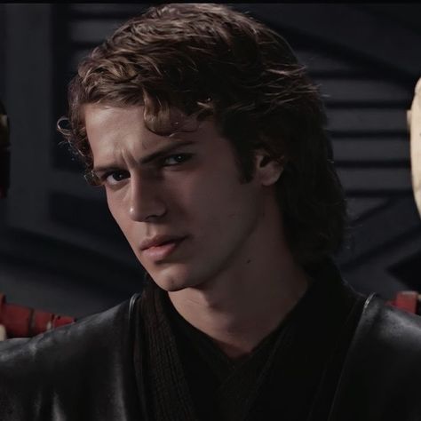 Hayden Christensen 90s, Anakin Skywalker Icon, Anakin Vader, Anakin And Padme, Star Wars Anakin, Between Two Worlds, Star Wars Drawings, Star Wars 2, Star Wars Men