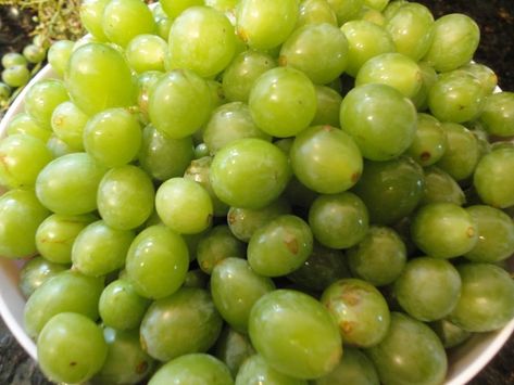 Green Grape Jelly Recipe, Green Grapes Recipes, Grape Jam Recipe, Homemade Garden, How To Make Jelly, Canning Fruit, Grape Jam, Grape Uses, Jar Of Jam