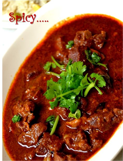 Kashmiri Rogan Josh, Mutton Rogan Josh Recipe, Mutton Recipes Indian, Mutton Rogan Josh, Mutton Dishes, Kashmiri Recipes, Mutton Korma, Bombay Potatoes, Mutton Curry Recipe